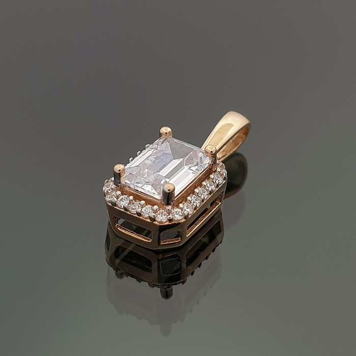 Gold pendant with eyelets (1011)