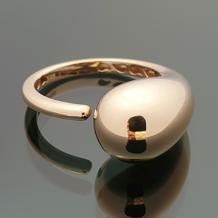 Gold teardrop ring (1911)