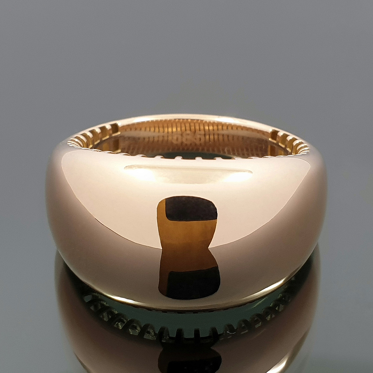 Massive gold ring without holes (1914) 1