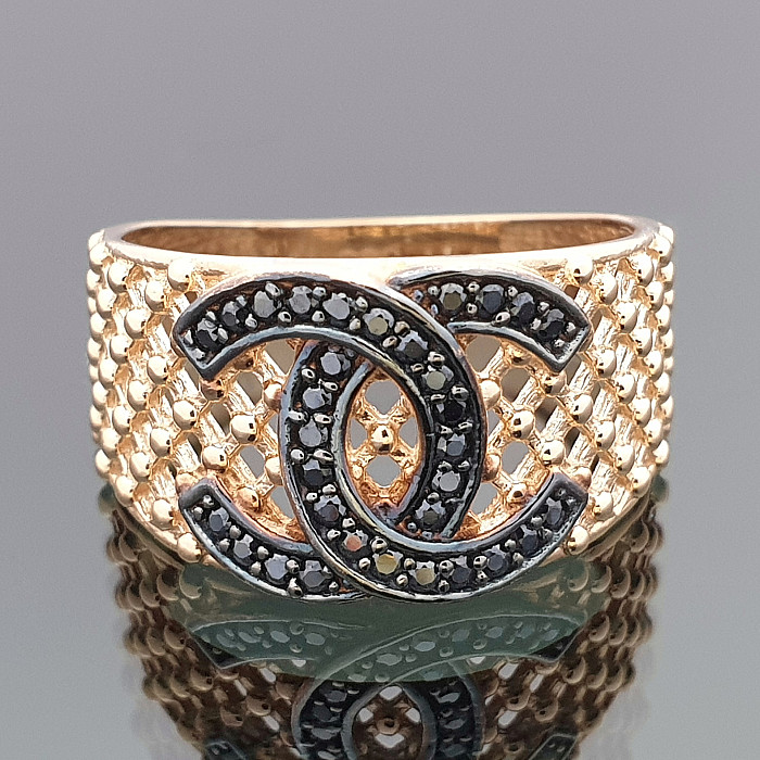Gold ring with eyelets (1921)