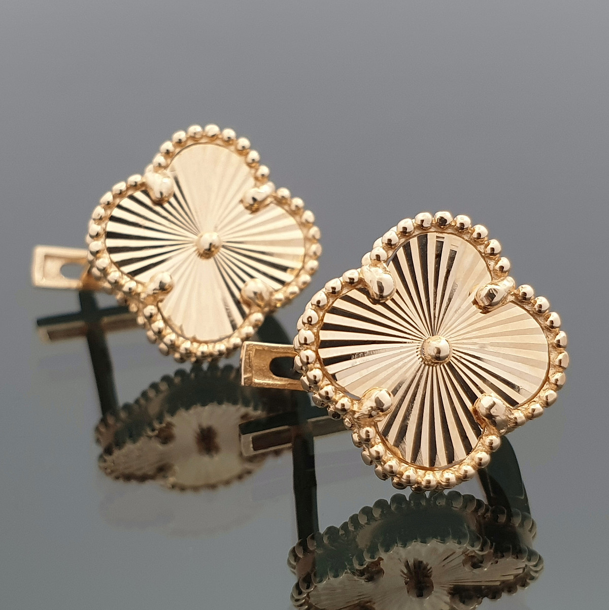 Gold earrings "Clover" (1854) 1