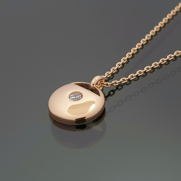 Gold chain with round pendant (1611)