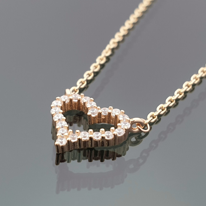 Gold chain with heart pendant (1622)