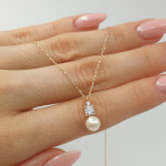 Gold chain with pearl and eyelet (1625) 2