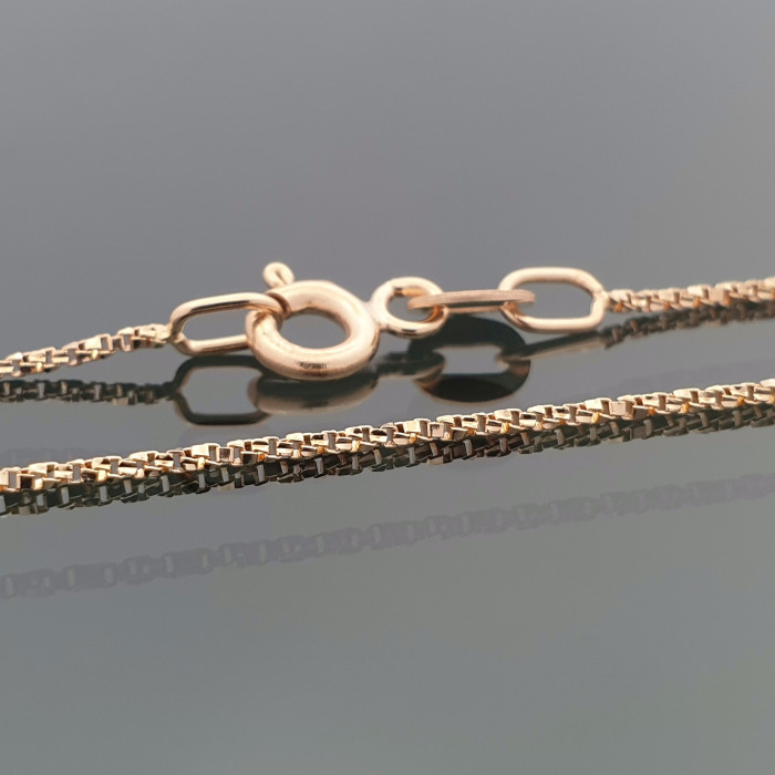 Gold chain (1638)