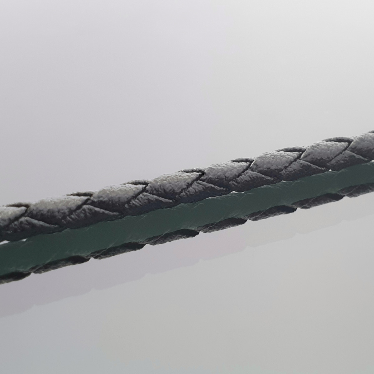 Ādas ķēdīte ar zelta detaļām (1663), Kaklarotas, Zelta standarts: 585, Produkta foto svars: 3.66 g - Rotājumlietas internetā