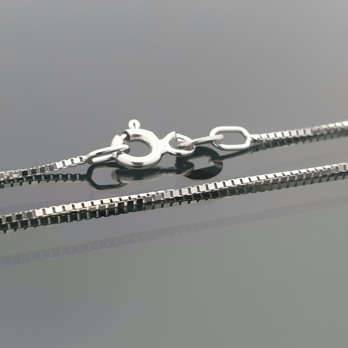 White gold chain (1665)