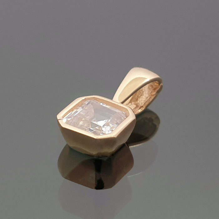 Gold pendant (1017)