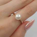 Zelta gredzens ar pērli (1978), Ar pērlēm, Zelta standarts: 585, Produkta foto svars: 2.33 g, Dārgakmeņi: Perlas - Pielāgotas rotājumlietas