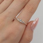 Zelta gredzens ar acīm (1985), Ar acīm, Zelta standarts: 585, Produkta foto svars: 1.47 g, Dārgakmeņi: Cirkons - Pielāgotas rotājumlietas