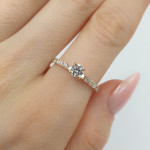 Zelta saderināšanās gredzens ar cirkonija acīm (2075), Ar acīm, Zelta standarts: 585, Produkta foto svars: 1.83 g, Dārgakmeņi: Cirkons - Pielāgotas rotājumlietas