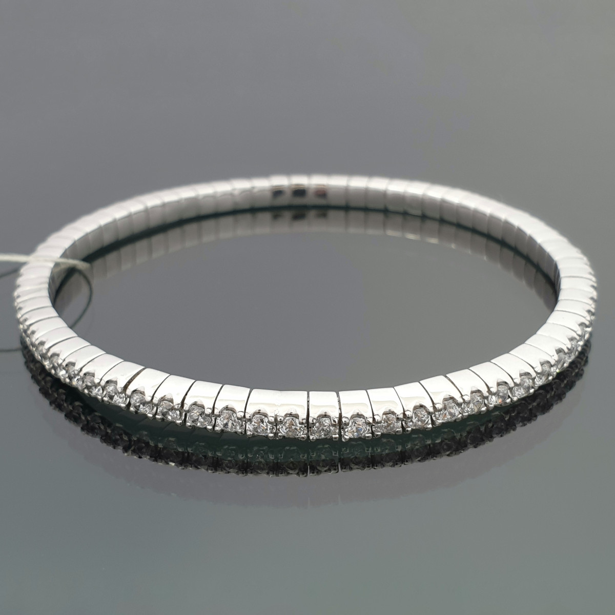 Baltā zelta elastīgā tenisa aproce ar cilpiņām (718), Cietas aproces, Zelta standarts: 585, Produkta foto svars: 14.04 g, Dārgakmeņi: Cirkons - Rotājumlietas internetā