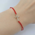 Raudono siūlo apyrankė su deimantų kryželiu (161), Siūlo apyrankės, Aukso praba: 585, Gaminio nuotraukoje svoris: 0.46 g, Brangakmenis: Briliantas, Brangakmenio svoris ct.: 0.20-0.29 ct, Brangakmenio svoris: 0.20 ct - Papuošalai pagal užsakymą