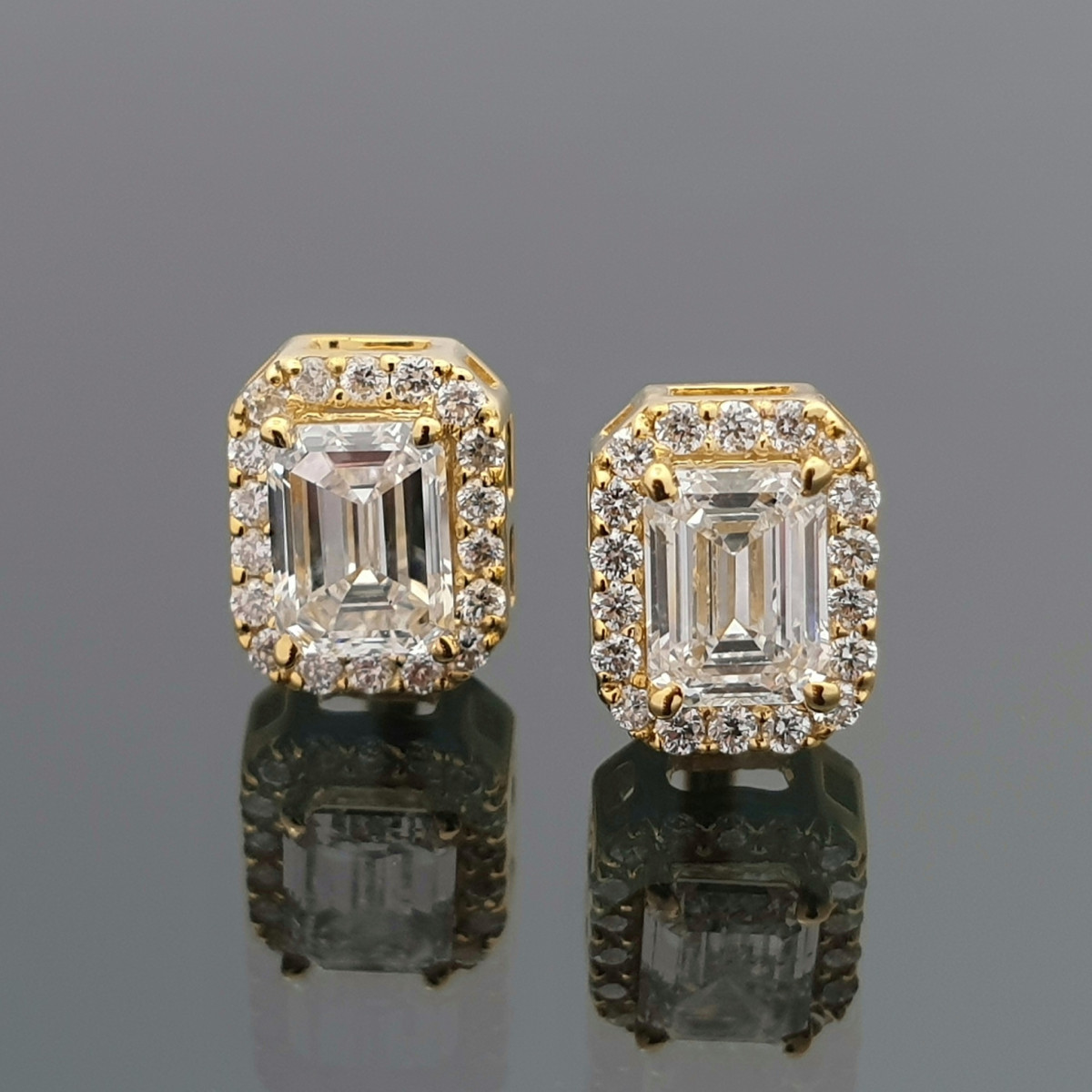 Yellow gold halo earrings with diamonds (545), Halo, Gold type: 585, Item in the photo weight: 1.40 g, Gemstone: Brilliant, Gemstone ct.: 0.70-1.50 ct, Gemstone ct.: 0.60 ct,  Weight of extra gems: 0.12 ct - Jewelry online
