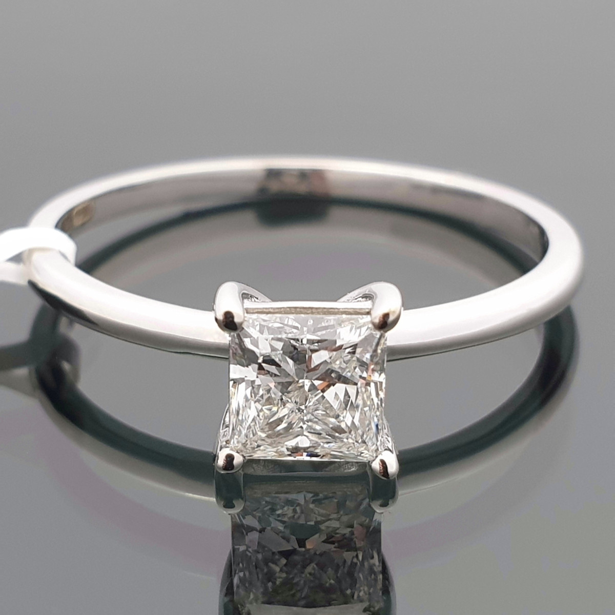 Klasisks saderināšanās gredzens ar laboratorijā audzētu dimantu (56), LAB AUDZĒTI ziedi, Zelta standarts: 585, Produkta foto svars: 2.01 g, Dārgakmeņi: Lab Grown diamond, Dārgakmens svars: 0.70 ct, Dārgakmens svars ct.: 0.70-1.50 ct - Rotājumlietas internetā