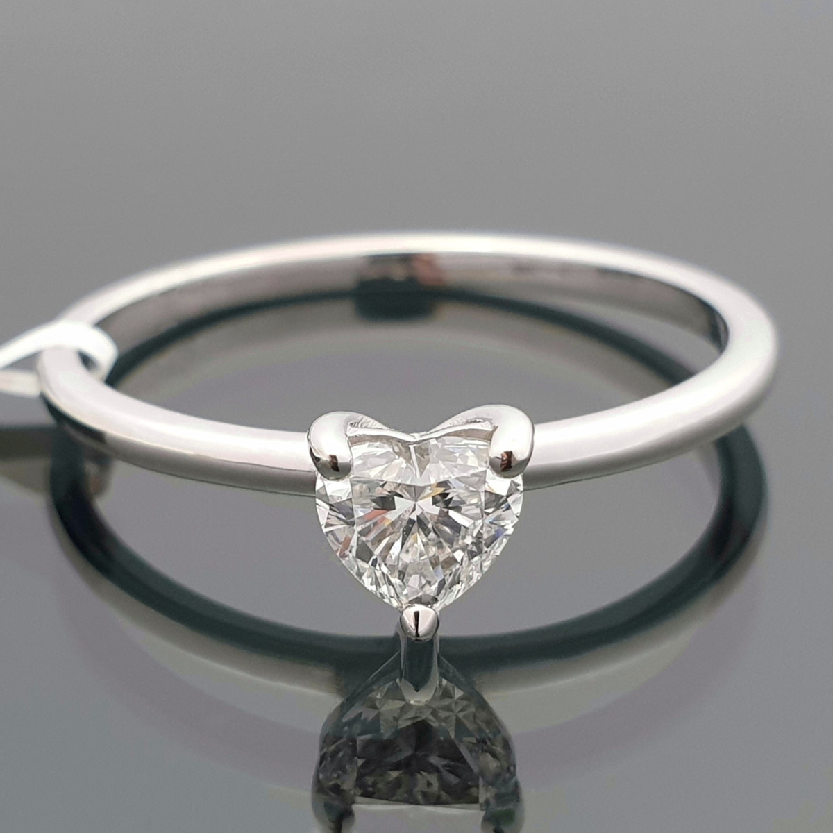 Klasisks saderināšanās gredzens ar laboratorijā audzētu dimantu (58), LAB AUDZĒTI ziedi, Zelta standarts: 585, Produkta foto svars: 1.87 g, Dārgakmeņi: Lab Grown diamond, Dārgakmens svars ct.: 0.30-0.69 ct, Dārgakmens svars: 0.40 ct - Rotājumlietas internetā