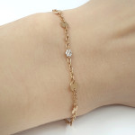 Klasiska sarkanā zelta aproce (740), Klasiskas rokassprādzes, Zelta standarts: 585, Produkta foto svars: 2.06 g, Dārgakmeņi: 16+3 cm
 - Pielāgotas rotājumlietas