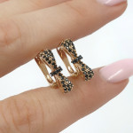 Rozā zelta auskari ar cilpiņām (1972), Auskari ar angļu aizdari, Zelta standarts: 585, Produkta foto svars: 3.15 g, Dārgakmeņi: Cirkonis - Personalizētas rotājumlietas