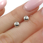 Klasiski baltā zelta auskari (1996), Ar acīm, Zelta standarts: 585, Produkta foto svars: 0.64 g, Dārgakmeņi: Cirkonis - Personalizētas rotājumlietas