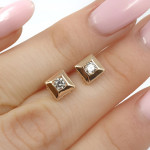 Minimālistiski zelta auskari ar cilpiņām (2032), Ar acīm, Zelta standarts: 585, Produkta foto svars: 1.14 g, Dārgakmeņi: Cirkonis - Personalizētas rotājumlietas