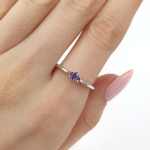 Baltā zelta gredzens, kas dekorēts ar ametista akmeni (654), Sieviešu gredzeni, Zelta standarts: 585, Produkta foto svars: 2.05 g, Dārgakmeņi: Ametists, Dārgakmens svars: 0,11 ct, Dārgakmens svars ct.: 0.10-0.19 ct - Pielāgotas rotājumlietas