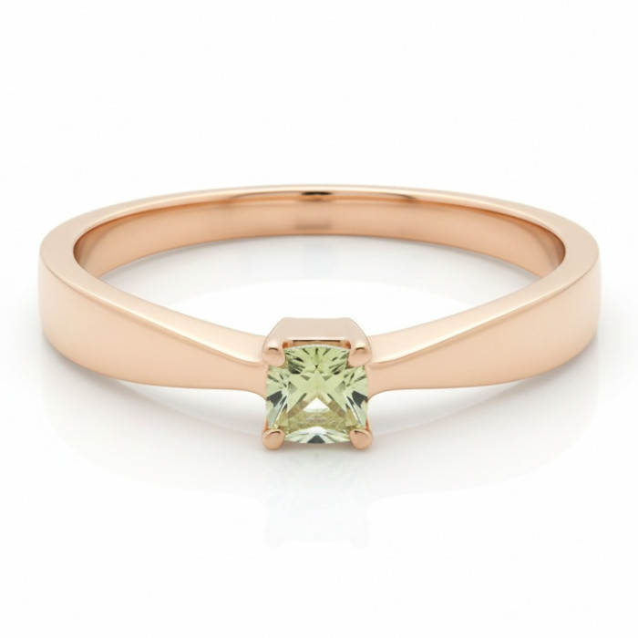 Zelta gredzens ar zaļo safīru (689)