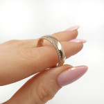 Sieviešu zelta gredzens ar dimanta joslu (2737), Sieviešu gredzeni, Zelta standarts: 585, Produkta foto svars: 5.26 g, Dārgakmeņi: Izcili, Dārgakmens svars ct.: 0.30-0.69 ct, Dārgakmens svars: 0.30 ct, Linuma acu skaits: 48 vnt. - Pielāgotas rotājumlietas