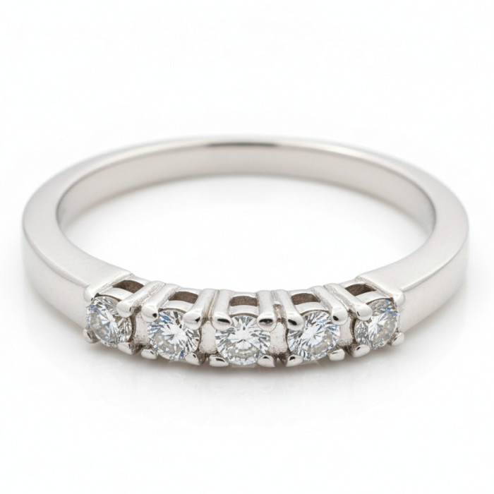White gold ring with 5 diamonds (2843)