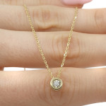 Dzeltenā zelta ķēdīte ar dimanta kulonu (470), Akutes, Zelta standarts: 585, Produkta foto svars: 1.71 g, Dārgakmeņi: Izcili, Dārgakmens svars ct.: 0.01-0.09 ct, Dārgakmens svars: 0.01 ct - Pielāgotas rotājumlietas