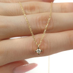 Dzeltenā zelta ķēdīte ar dimanta kulonu (454), Akutes, Zelta standarts: 585, Produkta foto svars: 1.56 g, Dārgakmeņi: Izcili, Dārgakmens svars ct.: 0.01-0.09 ct, Dārgakmens svars: 0.08 ct - Pielāgotas rotājumlietas