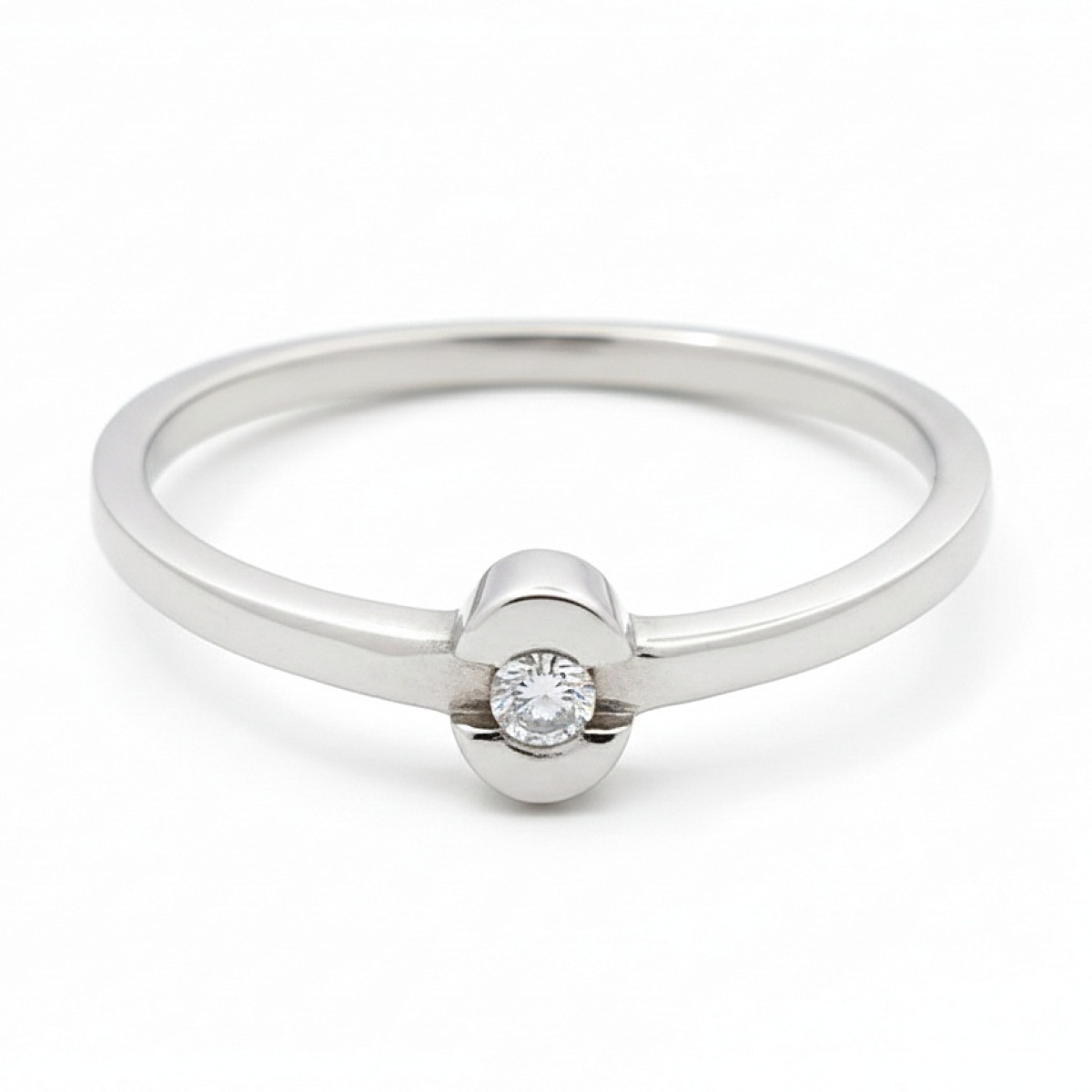 Minimālistisks baltā zelta saderināšanās gredzens ar dimantu (3038), Klasiskie saderināšanās gredzeni, Zelta standarts: 585, Produkta foto svars: 1.48 g, Dārgakmeņi: Izcili, Dārgakmens svars ct.: 0.01-0.09 ct, Dārgakmens svars: 0.02 ct - Rotājumlietas internetā