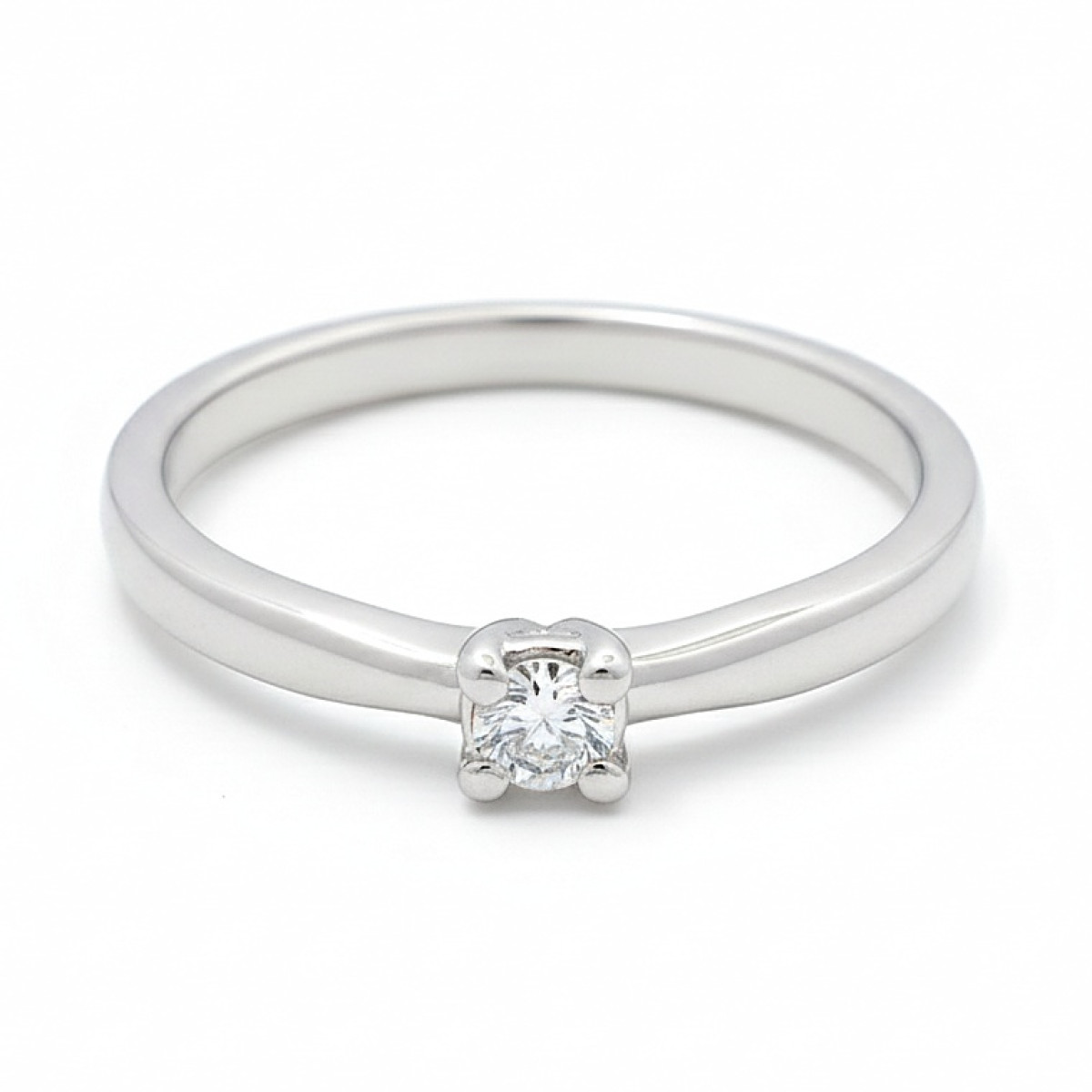 Baltā zelta saderināšanās gredzens ar dimantu (3053), Klasiskie saderināšanās gredzeni, Zelta standarts: 585, Produkta foto svars: 1.68 g, Dārgakmeņi: Izcili, Dārgakmens svars ct.: 0.01-0.09 ct, Dārgakmens svars: 0.05 ct - Rotājumlietas internetā