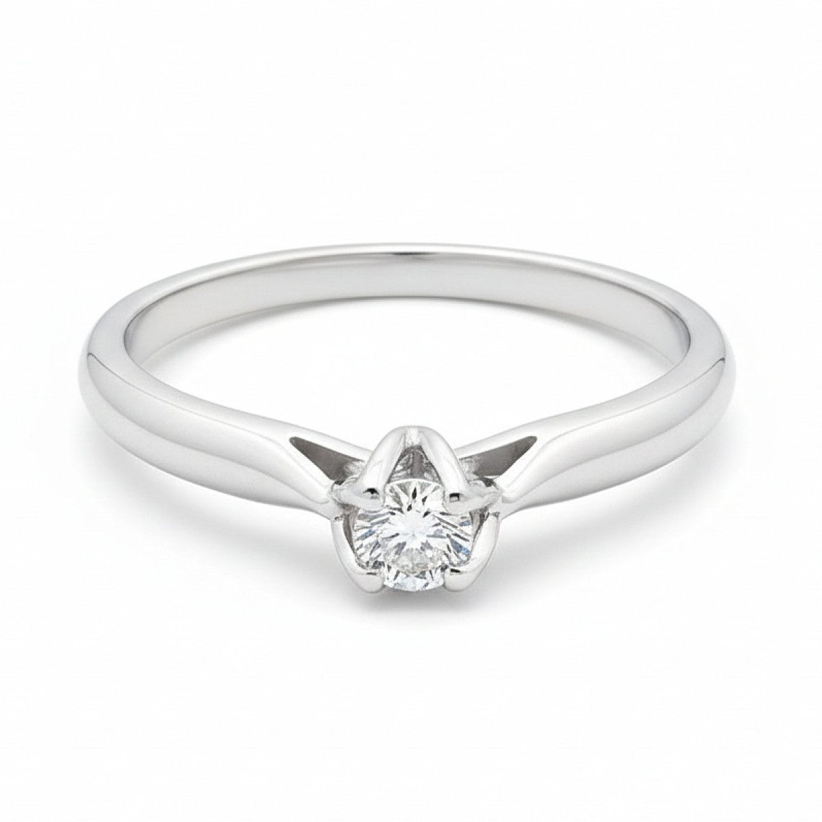 Baltā zelta saderināšanās gredzens ar dimantu (3056), Klasiskie saderināšanās gredzeni, Zelta standarts: 585, Produkta foto svars: 2.25 g, Dārgakmeņi: Izcili, Dārgakmens svars ct.: 0.10-0.19 ct, Dārgakmens svars: 0.10 ct - Rotājumlietas internetā