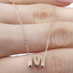 Zelta ķēdīte ar burta "M" kulonu (1755), Vēstules, Zelta standarts: 585, Produkta foto svars: 1.79 g - Pielāgotas rotājumlietas