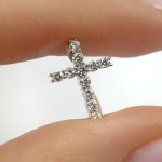 White gold diamond cross (565), Gold type: 585, Item in the photo weight: 0.73 g, Gemstone: Brilliant, Gemstone ct.: 0.10-0.19 ct, Gemstone ct.: 0.17 ct,  Weight of extra gems:  - Custom jewelry
