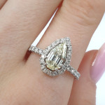 Luxurious engagement ring with a teardrop-shaped diamond (3134), Halo, Gold type: 585, Item in the photo weight: 3.54 g, Gemstone: Brilliant, Gemstone ct.: 1.51-2.00 ct, Gemstone ct.: 1.18 ct,  Weight of extra gems: 0.42 ct - Custom jewelry