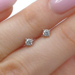 White gold minimalist earrings with diamonds (704), Earrings - twists, Gold type: 585, Item in the photo weight: 0.47 g, Gemstone: Brilliant, Gemstone ct.: 0.15 ct, Gemstone ct.: 0.10-0.19 ct - Custom jewelry