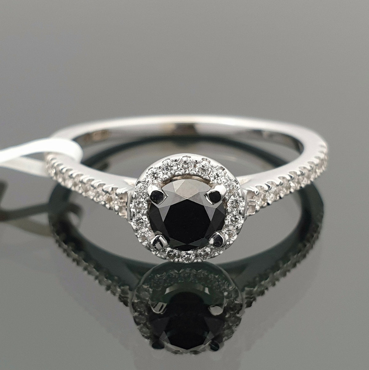  Balto aukso žiedas su juodu deimantu ir briliantais (1916) 1