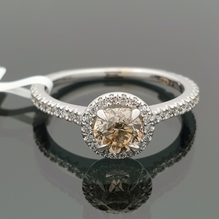 Halo sužadėtuvių žiedas dekoruotas šampaniniu deimantu (1977)