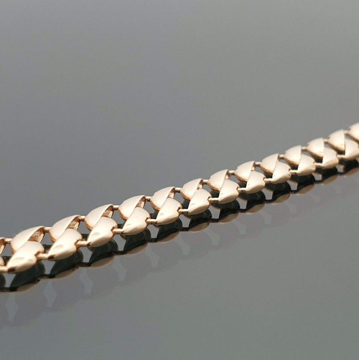 Gold bracelet (396) 1