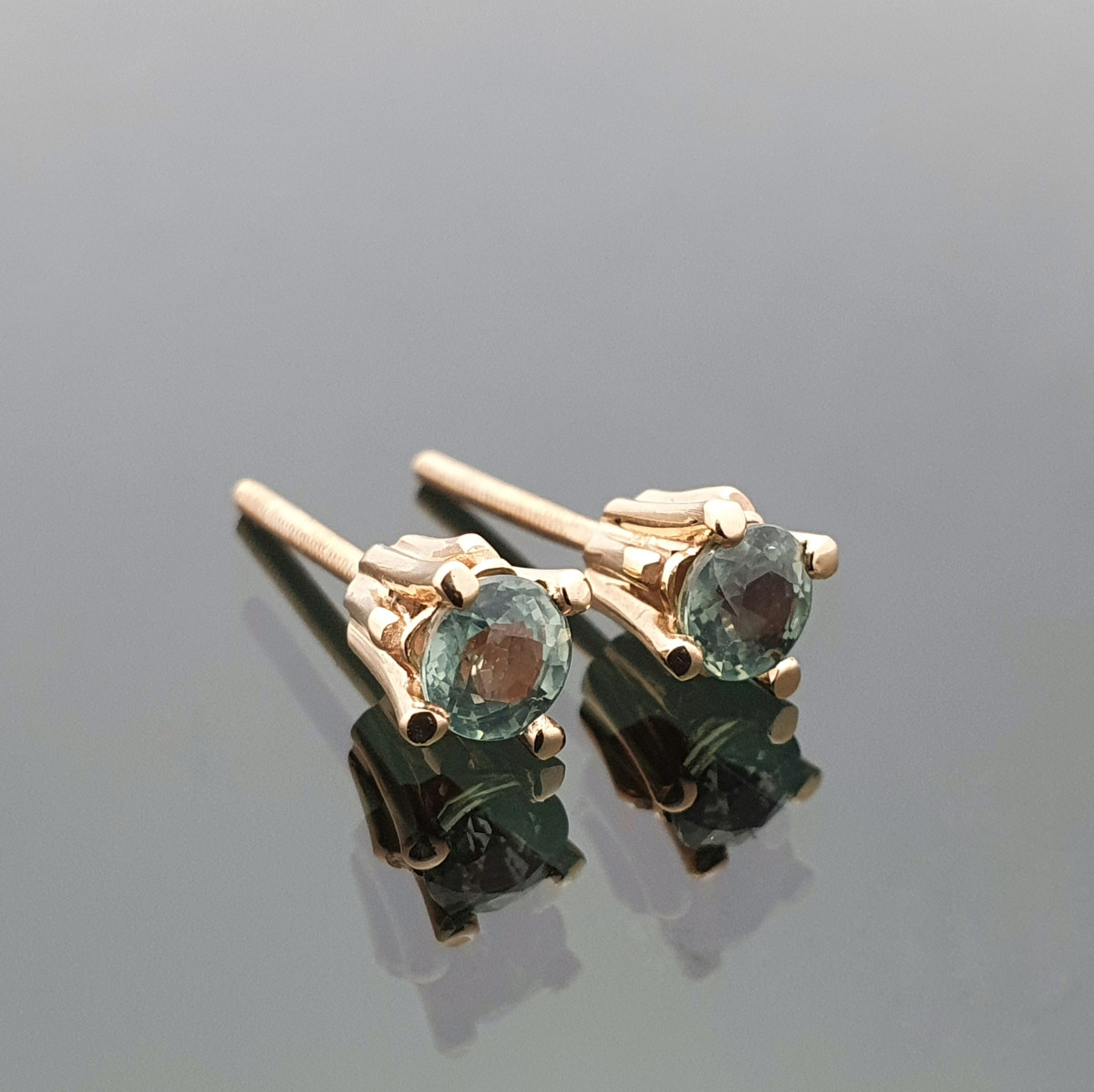 Auksiniai auskarai su smaragdais (50) 1