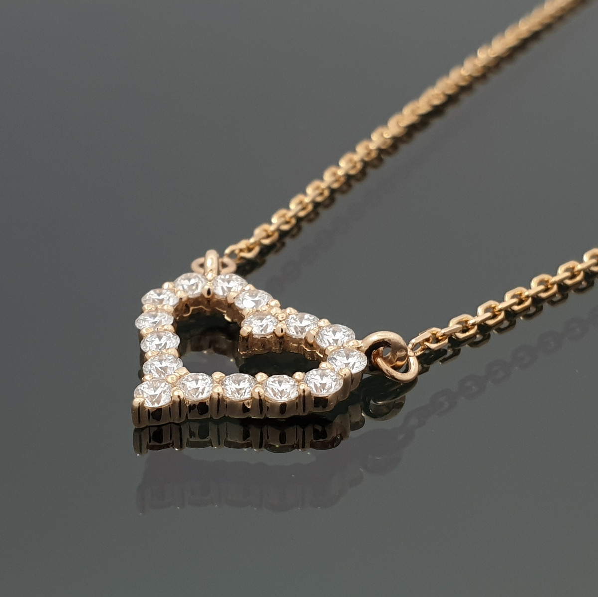 Gold chain with diamond heart (269) 1