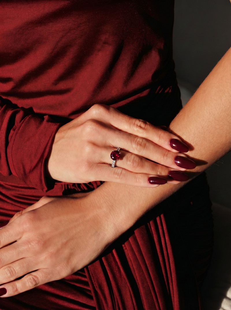 Rubinai juvelyrikoje: subtilus pasirinkimas su charakteriu