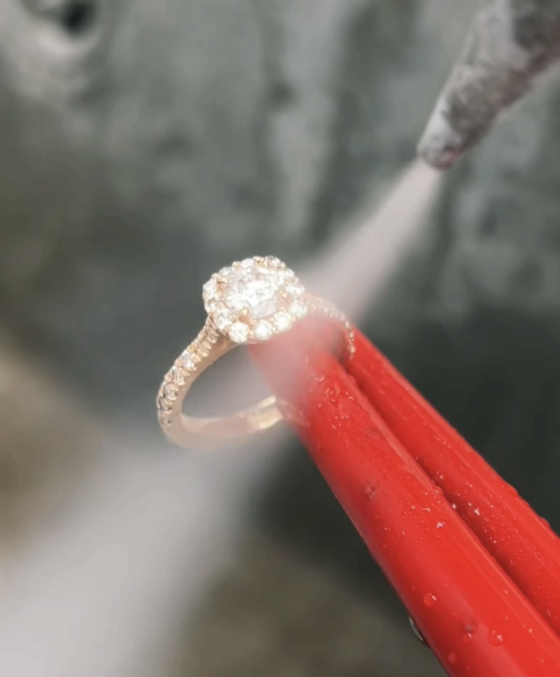 Papuošalų priežiūra žiemą – auksinių papuošalų saugojimas ir remontas