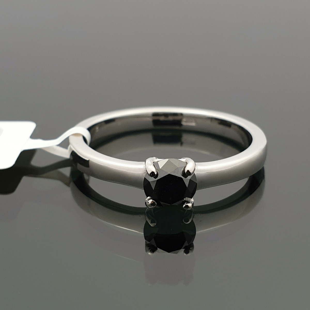  White gold ring decoded with black diamond (1200) 1