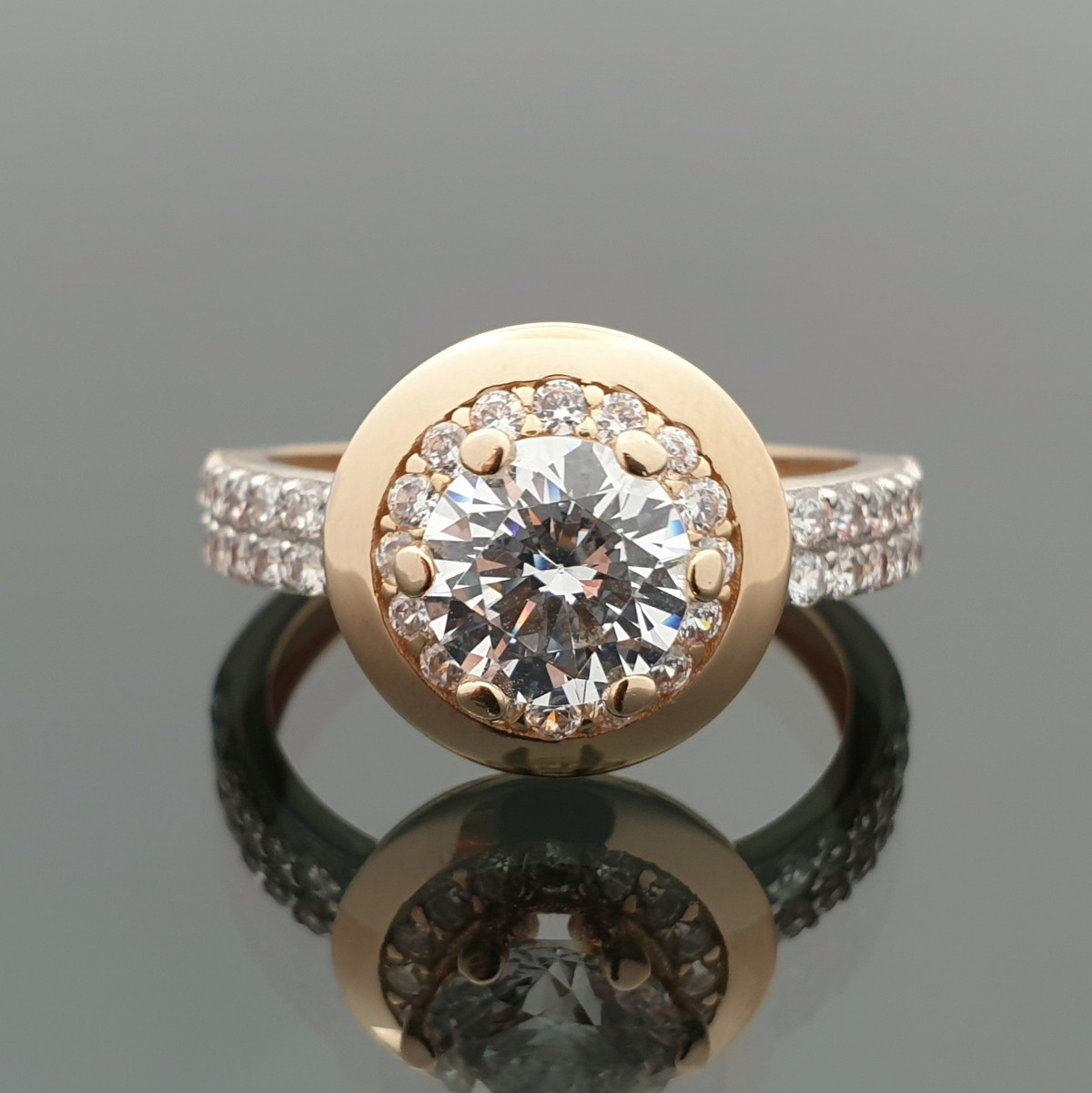 Moteriškas auksinis žiedas su cirkonio akutėmis (897) 1