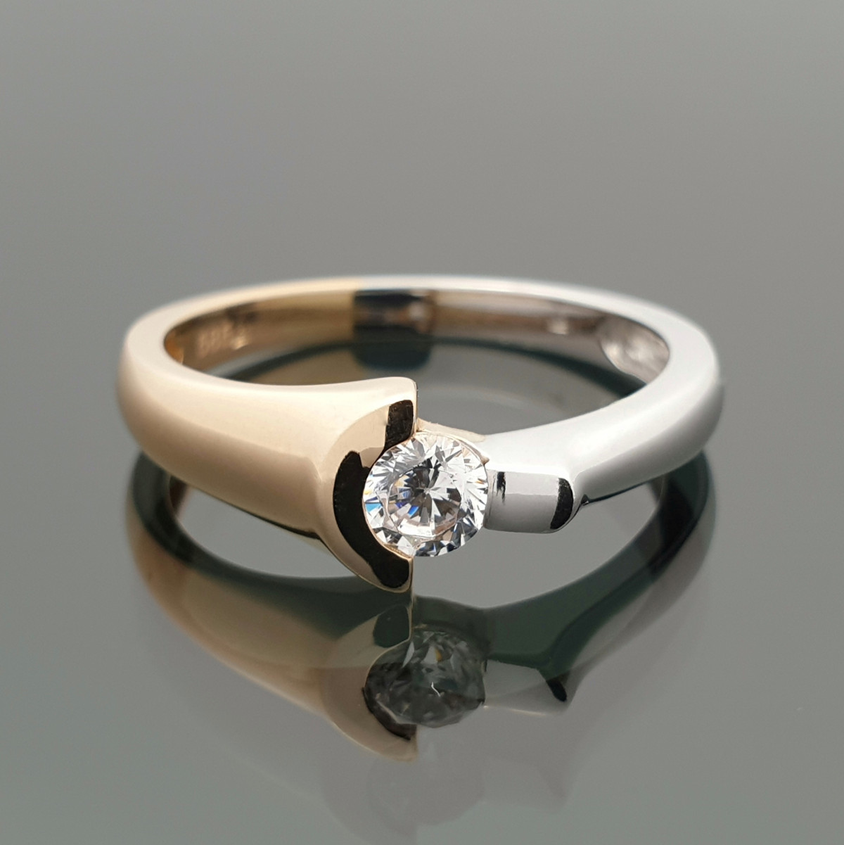 Auksinis žiedas su cirkonio akute (900) 1