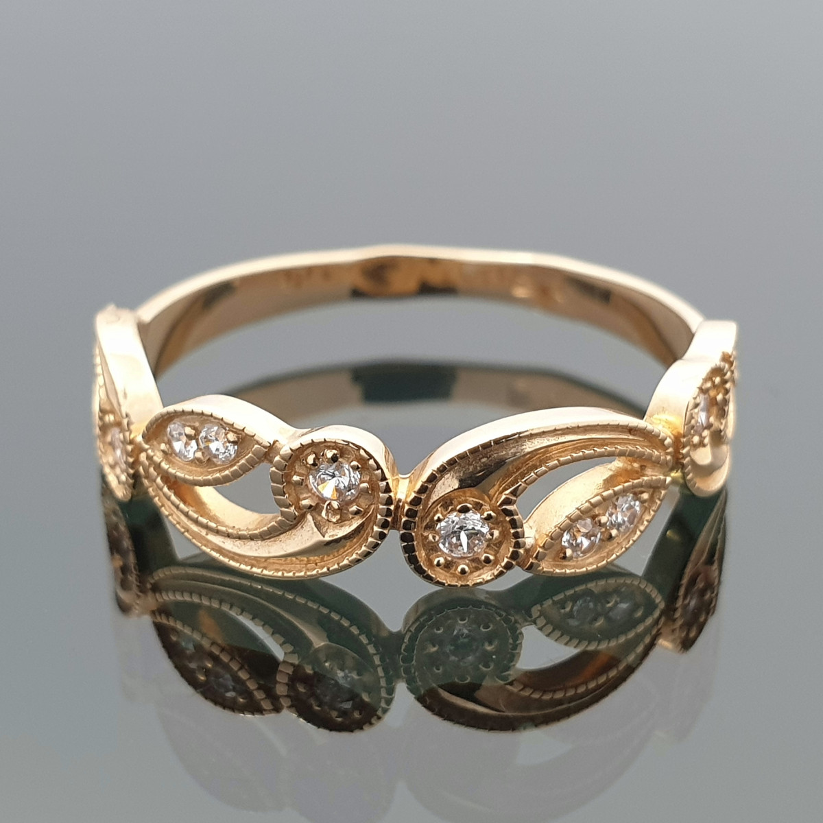 Auksinis žiedas su akutėmis (13)