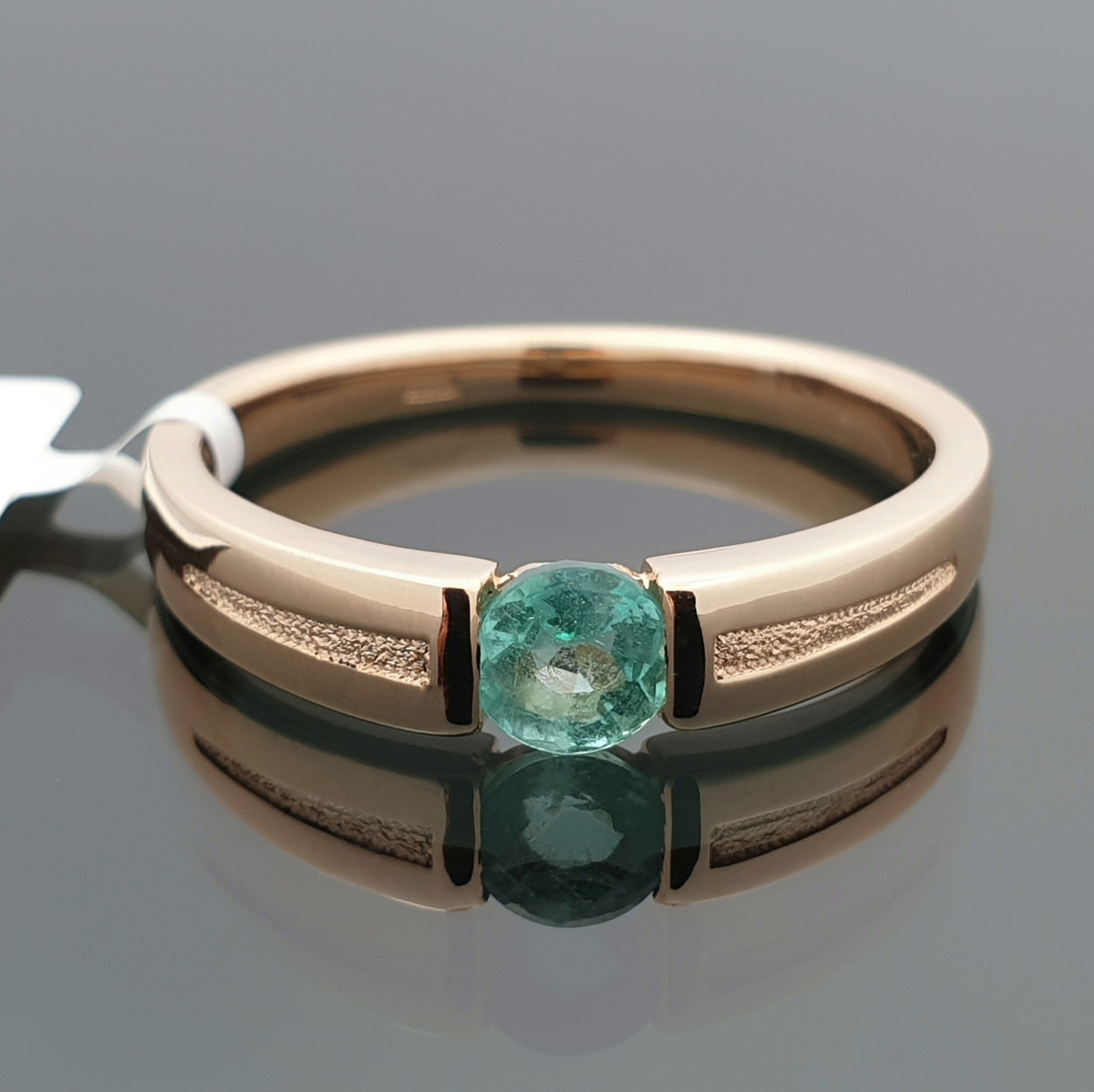 Auksinis žiedas dekoruotas smaragdu (1476) 1