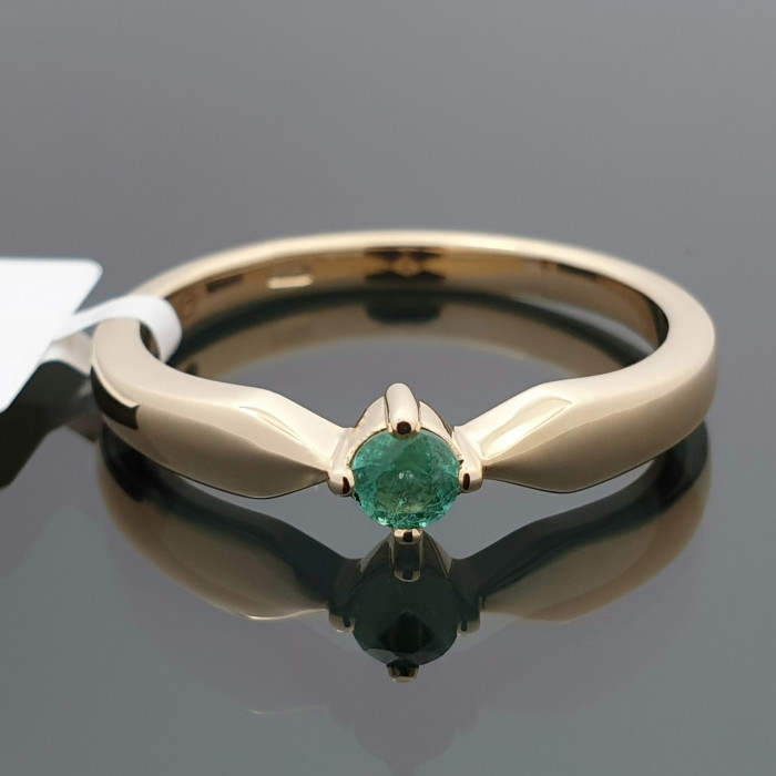 Geltono aukso žiedas dekoruotas smaragdu (1485)
